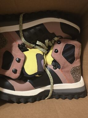 Adidas by Stella McCartney Yellow & Black Trail Sneaker